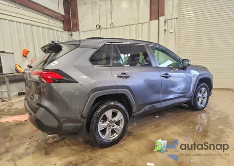 2022 Toyota Rav4 Xle z USA, uszkodzony, nr VIN 2T3P1RFV0NC259210